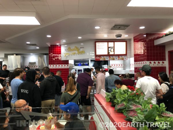 in-n-out-buger inside